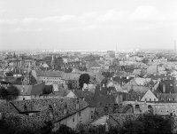 Pohľad z hradu na severnú časť starého mesta, Bratislava (1965)