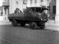 Komenského ulica 3 a parný nákladný automobil Škoda Sentinel, Košice (1939)