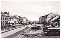Námestie osloboditeľov s autobusmi, Michalovce (1925-1940)