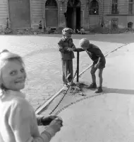 Kubínyiho námestie pred reformovaným kostolom, Lučenec (1959)