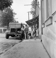 Železničná ulica s pohľadom na železničnú stanicu, Lučenec (1959)