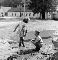 Továrenská ulica a začiatok ulice SNP, Fiľakovo (1959)