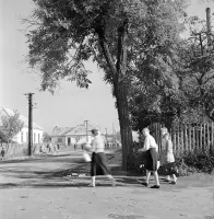 Železničná ulica pri stanici, Poltár (1960)