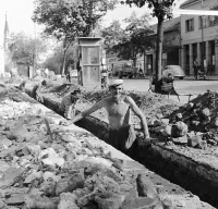Ulica T. G. Masaryka s pohľadom na reformovaný kostol, Lučenec (1959)