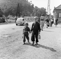 Továrenská ulica a hradný vrch, Fiľakovo (1960)