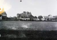 Ulica SNP s hradom v pozadí, Fiľakovo (1903)