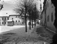 Mariánske námestie a piaristický kostol, Podolínec (1900)