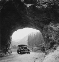 Kamenná brána v Stratenskej doline, Stratená (1934)