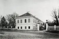 Kaštieľ grófa Dénesa Andrássyho, čelný pohľad, Rumanová (1900)