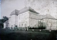 Moyzesova ulica, štátna ľudová škola, Pezinok (1914)