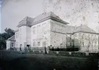 Moyzesova ulica, štátna ľudová škola, Pezinok (1914)
