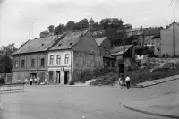 Rybné námestie a Vydrica, v pozadí hrad, Trnávka, Bratislava (1965)