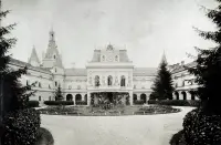 Kaštieľ baróna Móricza Wodianera, hlavné priečelie, Komjatice (1900)