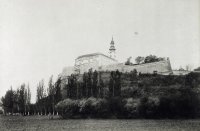Hradný vrch s hradom a palácom biskupa Bendeho, Nitra (1900)