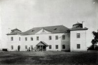 Barkóczyho kaštieľ, Žbince (1900)