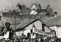 Hrad od Hlavnej ulice pri príchode maďarských vojsk 1938, Fiľakovo (1938)