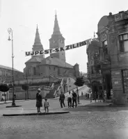 Námestie A. Hlinku, Burianova veža a kostol Najsvätejšej Trojice, Žilina (1930)
