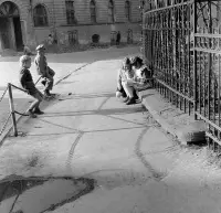 Kubínyiho námestie a plot reformovaného kostola, Lučenec (1959)