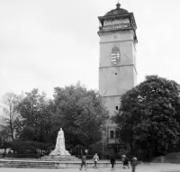 Mestská strážna veža a busta Františky Andrássyovej, Rožňava (1938)