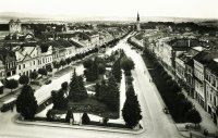 Pohľad z veže Konkatedrály sv. Mikuláša na Hlavnú ulicu, Prešov (1936)
