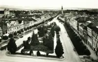 Pohľad z veže Konkatedrály sv. Mikuláša na Hlavnú ulicu, Prešov (1936)