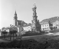 Štefánikovo námestie, súsošie Trojice a kostol sv. Kataríny, Kremnica (1961)