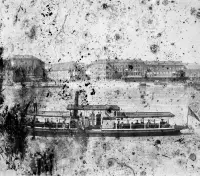 Pohľad cez Dunaj na Námestie Ľudovíta Štúra a Vodné kasárne, Bratislava (1903)