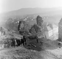 Hrad a Berchtoldov kaštieľ, Fiľakovo (1959)