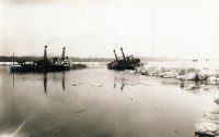 Parníky Československej plavby dunajskej na zamrznutom Dunaji pri Bratislave, Strelníky (1927)