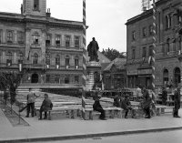 Klapkovo námestie, socha Juraja Klapku pred radnicou, Komárno (1943)