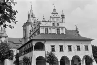 Radnica, v pozadí kostol sv. Jakuba, Levoča (1968)