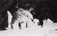 Zamrznutý vodopád na Hornáde, Dedinky (1928)