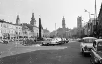 Námestie SNP, Hodinová veža a Katedrála sv. Františka Xaverského, Banská Bystrica (1969)