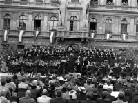 Koncert Budapeštianskeho zboru pred radnicou, Komárno (1943)