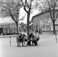 Masarykova ulica, v pozadí ústie Komenského ulice, Lučenec (1960)