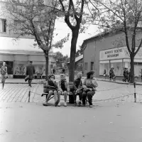 Masarykova ulica, v pozadí ústie Komenského ulice, Lučenec (1960)