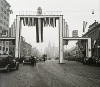 Hlavná ulica s víťaznou bránou, 1938, Košice (1938)
