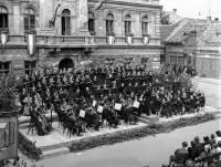 Koncert Budapeštianskeho zboru pred radnicou, Komárno (1943)