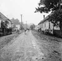 Ulica Obrancov mieru od Námestia 1. mája, Poltár (1960)