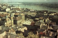 Pohľad z hradu, vľavo Rybné námestie a synagóga, Prievoz, Bratislava (1956)