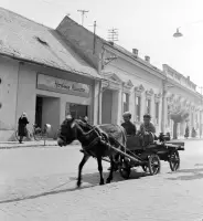 Hlavná ulica pri ústí Rázusovej ulice, Fiľakovo (1960)