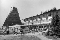 Hotel Panoráma v pozadí, Štrba (1971)