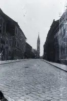 Farská ulica a kostol Nanebovzatia Panny Márie, Nitra (1911)