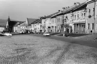 Radničné námestie, vľavo evanjelický kostol, Bardejov (1967)