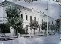 Škola pri kúpeľnom dome, Trenčianske Teplice (1910)