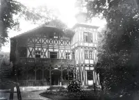 Kúpeľný dom v kúpeľnom parku, Herľany (1909)