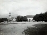 Radničné námestie a kostol sv. Vavrinca, Revúca (1916)