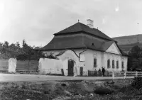 Rodný dom jazykovedca Gyulu Luxa, Henckovce (1913)