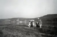 Breh Dunaja, na protiľahlom brehu Dunaalmás, Patince (1936)
