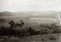 Rožňavská kotlina, v diaľke hrad Krásna Hôrka, Rožňava (1940)